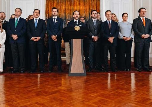foto de reunion de presidente con ministros