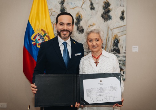 Presidente Abelardo De La Espriella con Ilva Myriam Hoyos Castañeda, nueva ministra de Educación Nacional