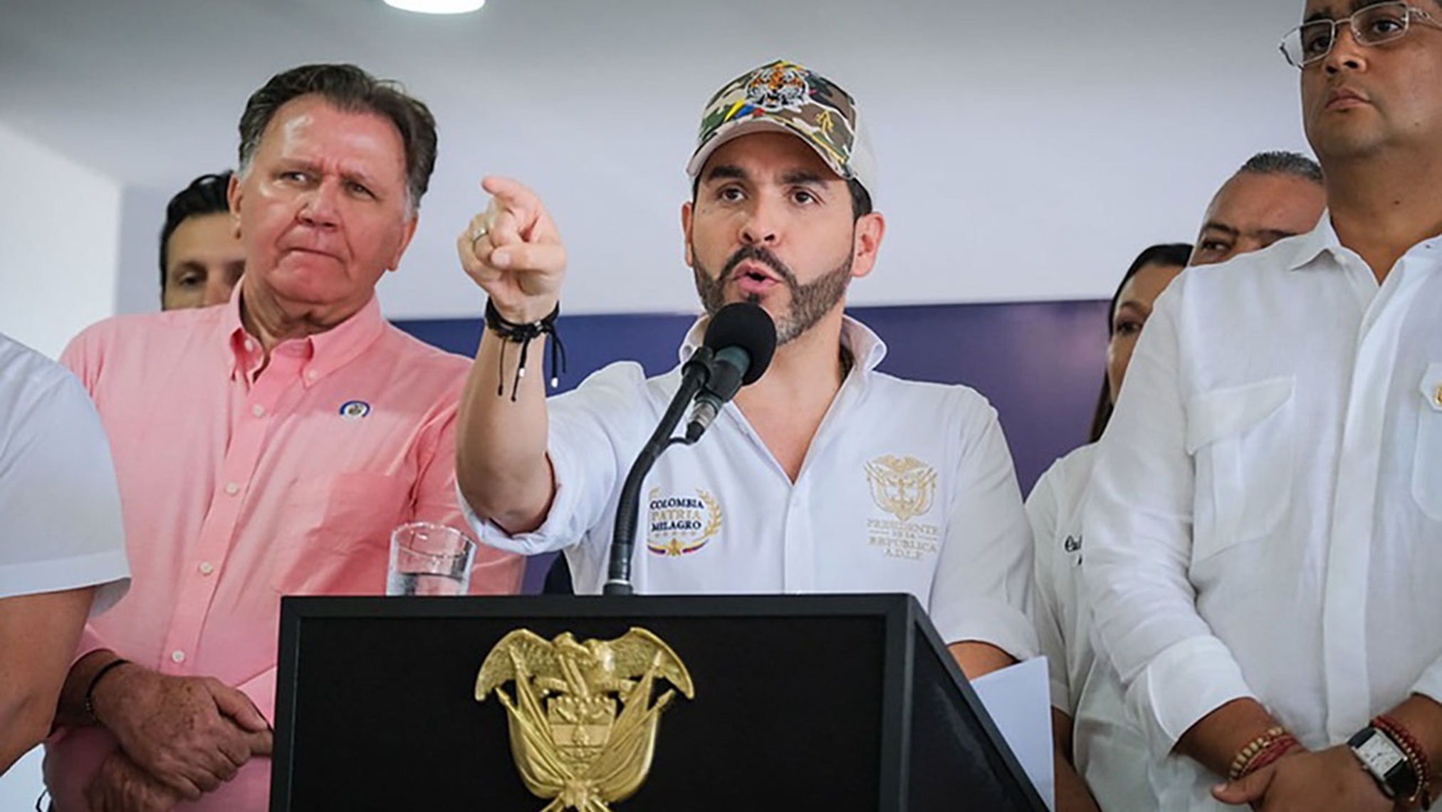 ​​​​El Presidente Abelardo De La Espriella durante su declaración a medios en Riohacha, La Guajira, al término de la Agenda Territorial realizada este 17 de septiembre de 2026, donde anunció la​ apertura de una investigación contra la Universidad de La Guajira.