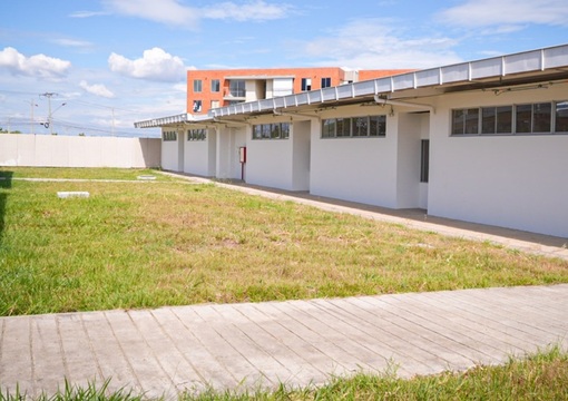 Imagen de infraestructura educativa de Colombia