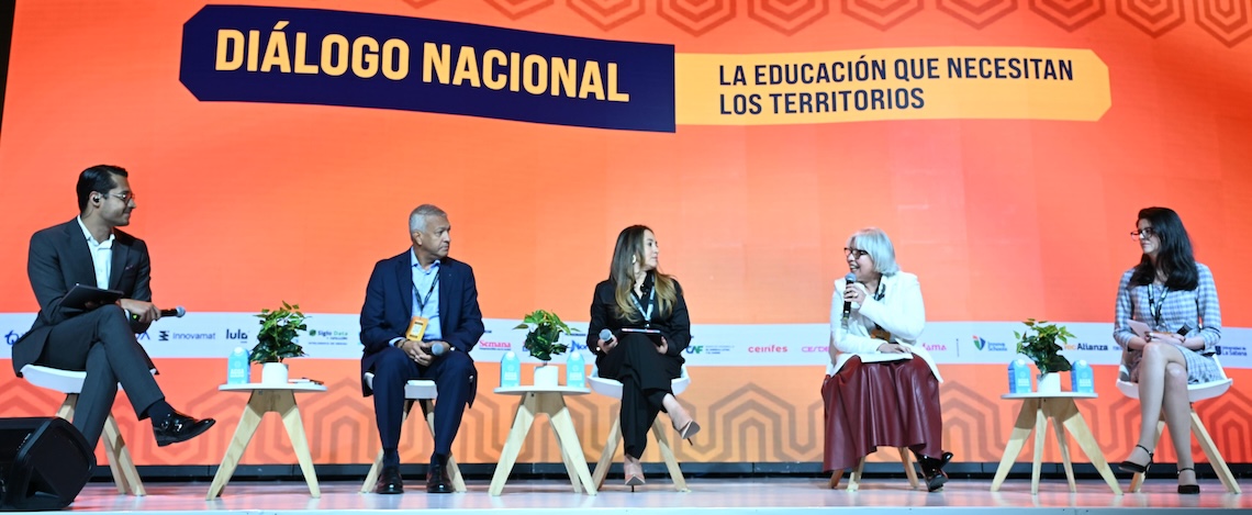 foto de panel de participacion ministerio de educacion en la cumbre de lideres por la educacion de revista semana