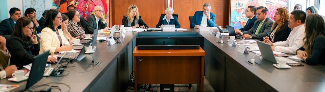 foto de reunion y sesion ordinaria del FOMAG