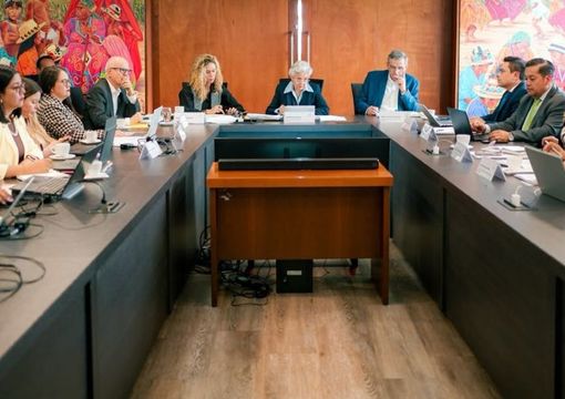 foto de reunion y sesion ordinaria del FOMAG