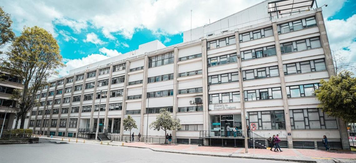 Fachada Ministerio de Educación