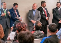 Álvaro José Cifuentes, viceministro de Educación Preescolar, Básica y Media en un evento en google