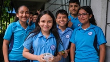 foto de estudiantes de colegio