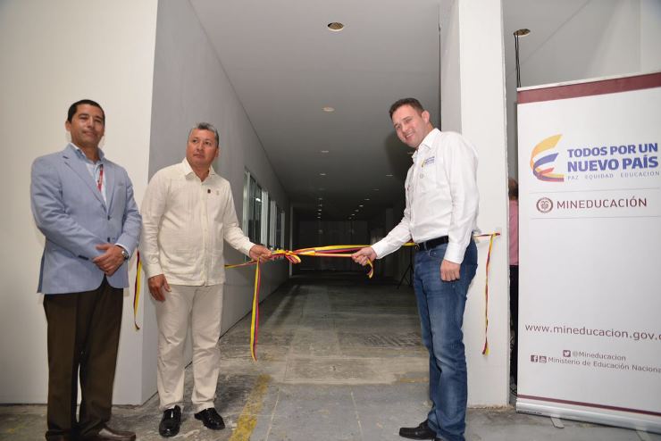 Inauguración del laboratorio de Genética Inauguración del laboratorio de Genética