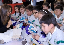 Ministra Gina Parody lanza las colecciones 'Leer es el Cuento de la Generación de la Paz