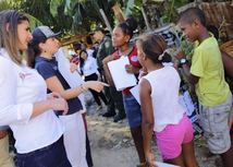 Ministra de Educación buscó a niños y jóvenes sin matricular en las calles de San Andrés